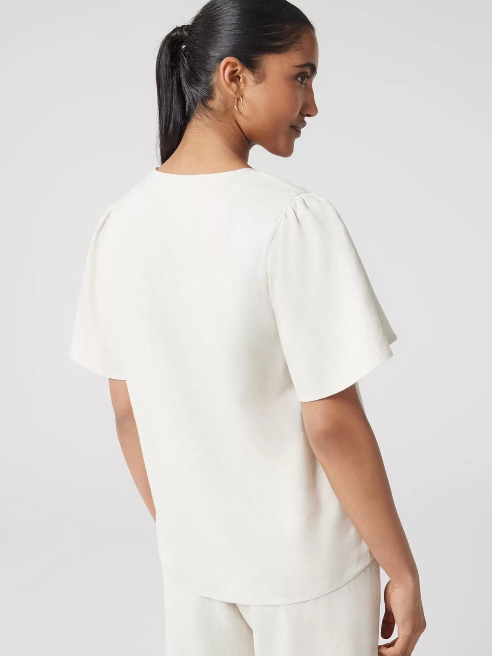 Avery V-Neck Top | Jeanswest Best